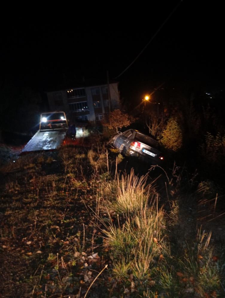 Alkollü sürücü polisten kaçarken kaza yaptı