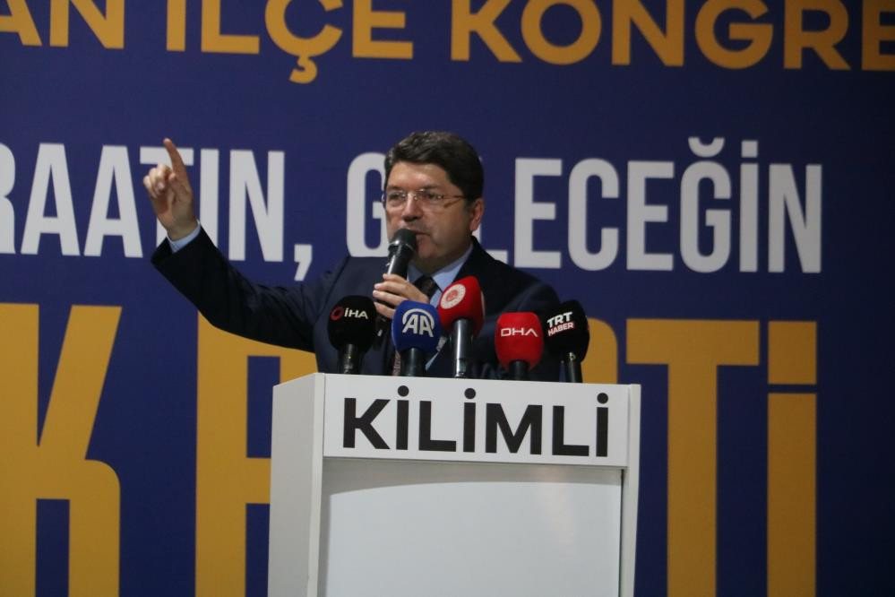 Bakan Tunç Bu millet, 22 yıldır Recep Tayyip Erdoğan ve AK Parti'den eser ürettiği için vazgeçmiyor