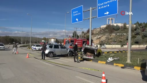 Fiat Tofaş marka otomobilin altında kalan sürücü feci şekilde can verdi