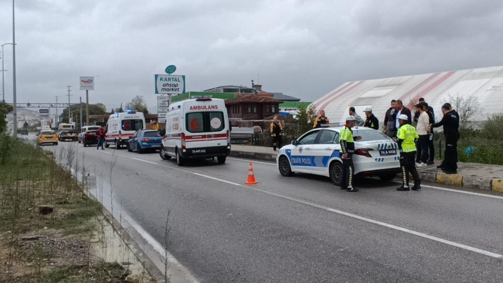 Hatalı dönüş kazaya neden oldu 3 yaralı