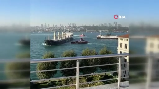 İstanbul Boğazı’nda 2 yük gemisi çarpıştı