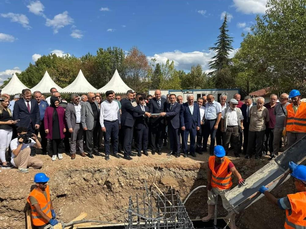 Karabük'te kontrplak fabrikasının temeli atıldı