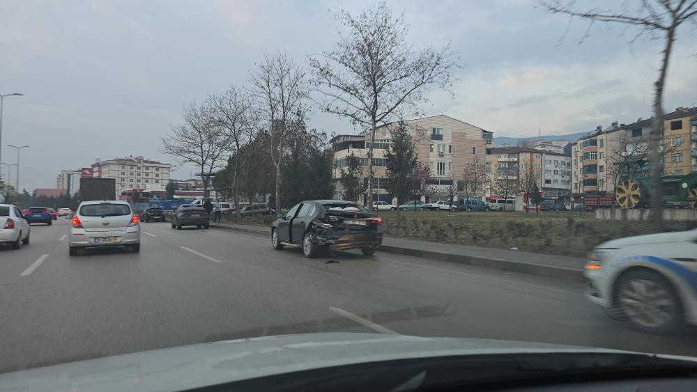 Karabük'te trafik kazaları kameraya yansıdı