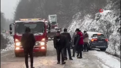 Kış lastiği takmayan sürücüler yolda kaldı