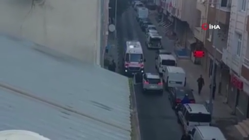 Küçükçekmece’de ambulansa yol vermeyen sürücü kamerada