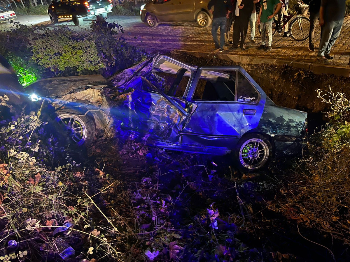 Zonguldak'ta iki ayrı trafik kazasında 4 kişi yaralandı